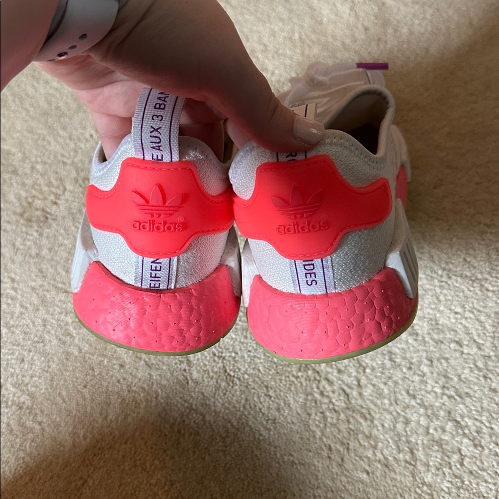 Adidas NMD R1 - Picture 2 of 8